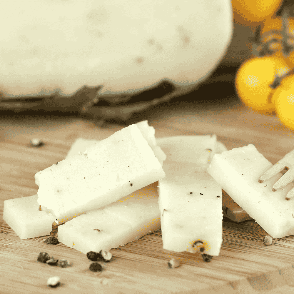 pecorino italian cheese black pepper flavour
