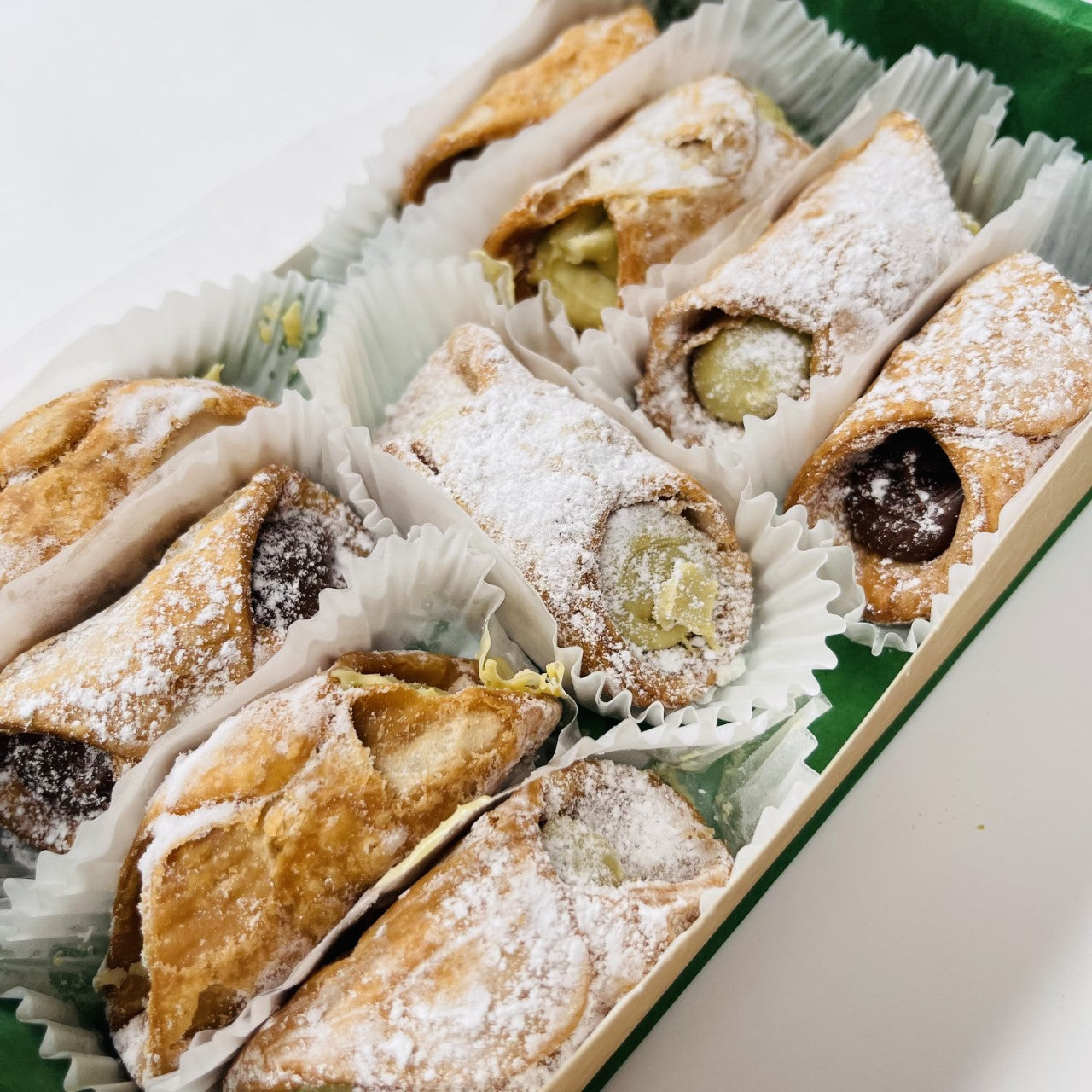 Box of Sicilian Cannoli (9pc)